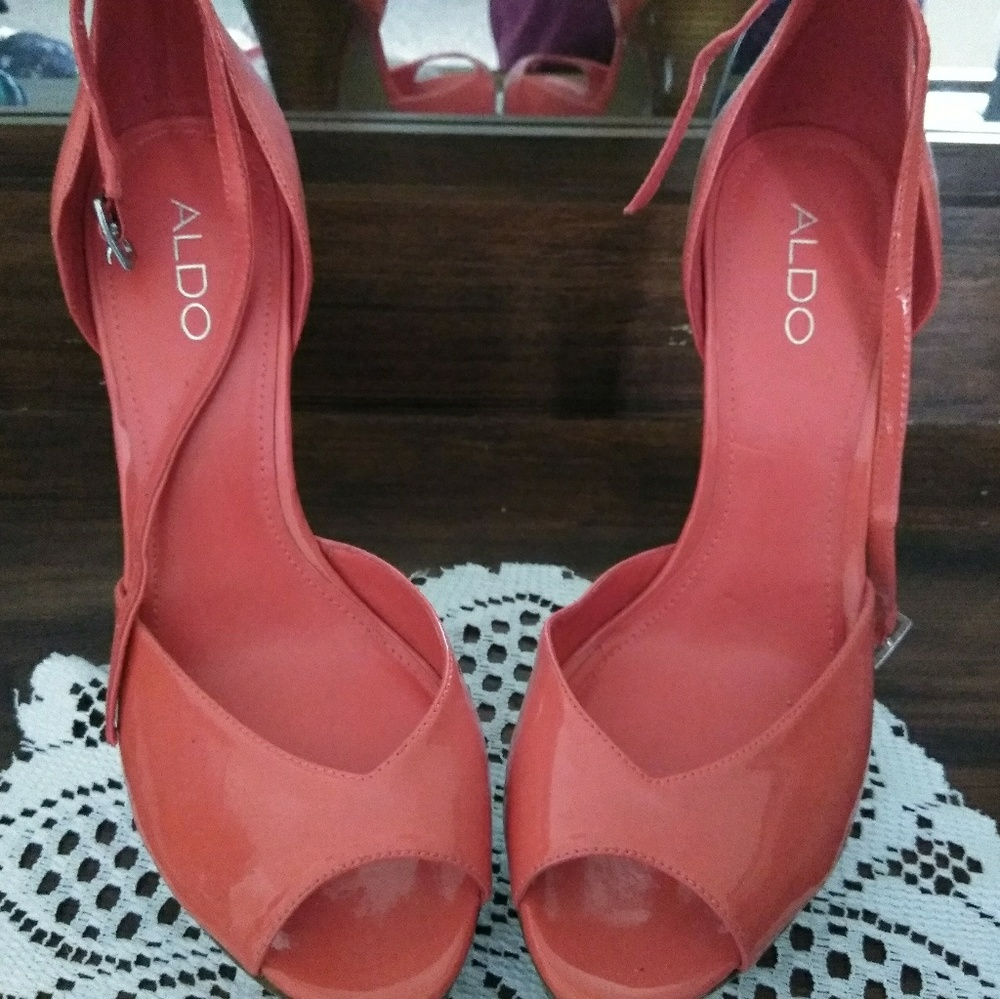 Cute ALDO 6 inch Stilettos 🌻